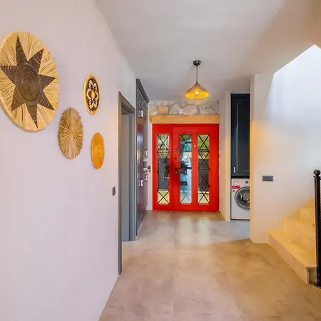 Villa Tas , Sehre Cok Yakin Kaş